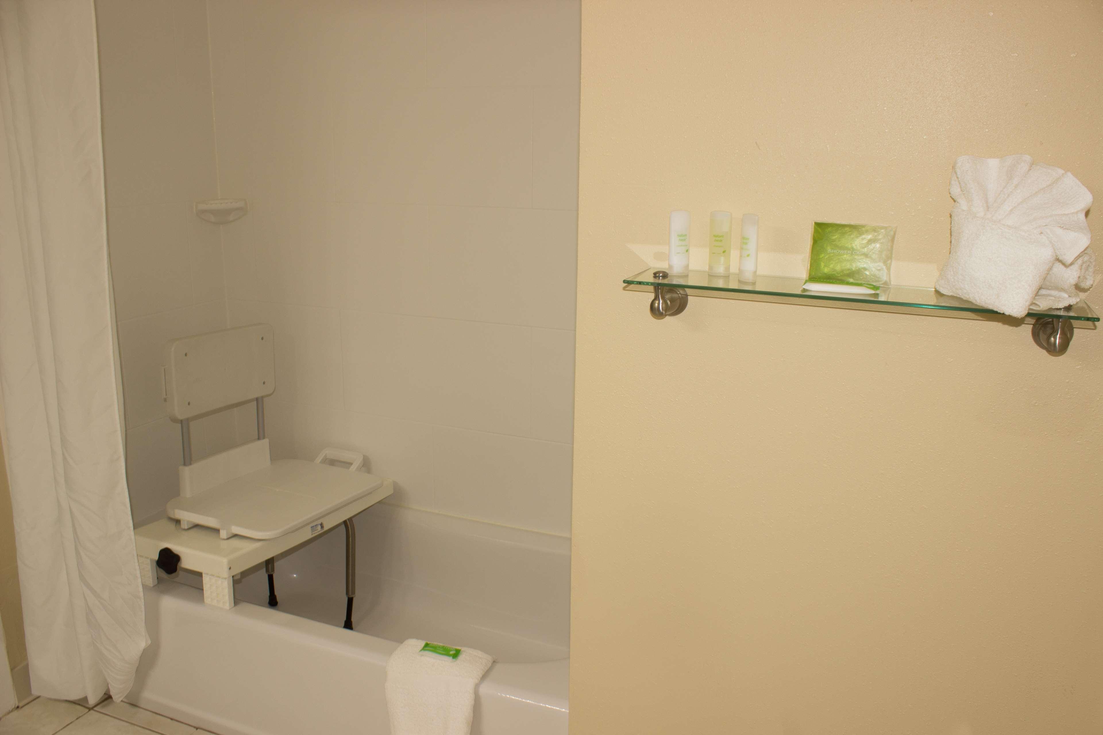 Holiday Inn Express Kilmarnock Eksteriør billede